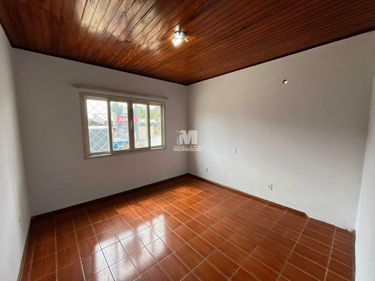Casa para aluguel no bairro Santa Terezinha: 