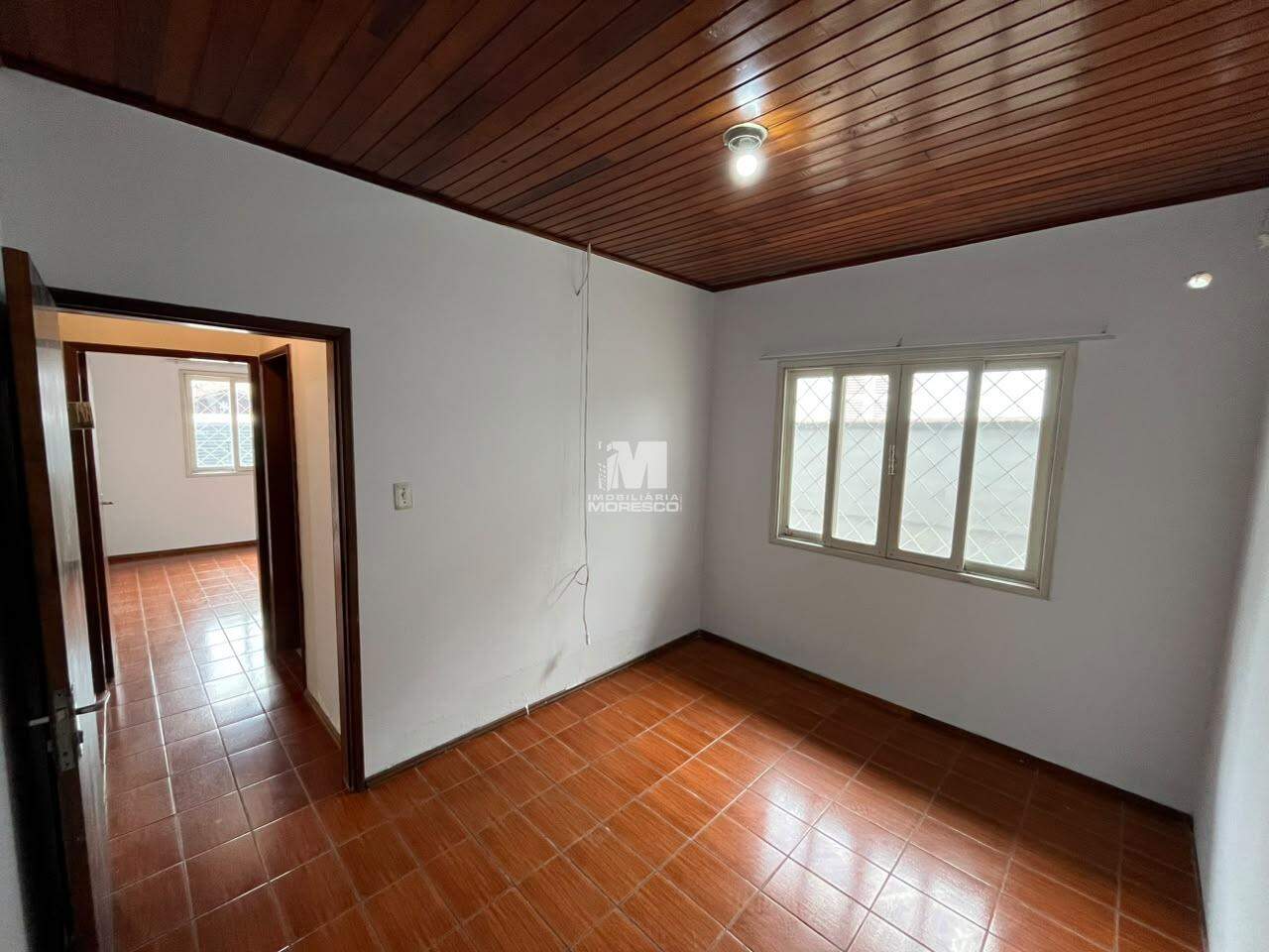 Casa para aluguel no bairro Santa Terezinha: 