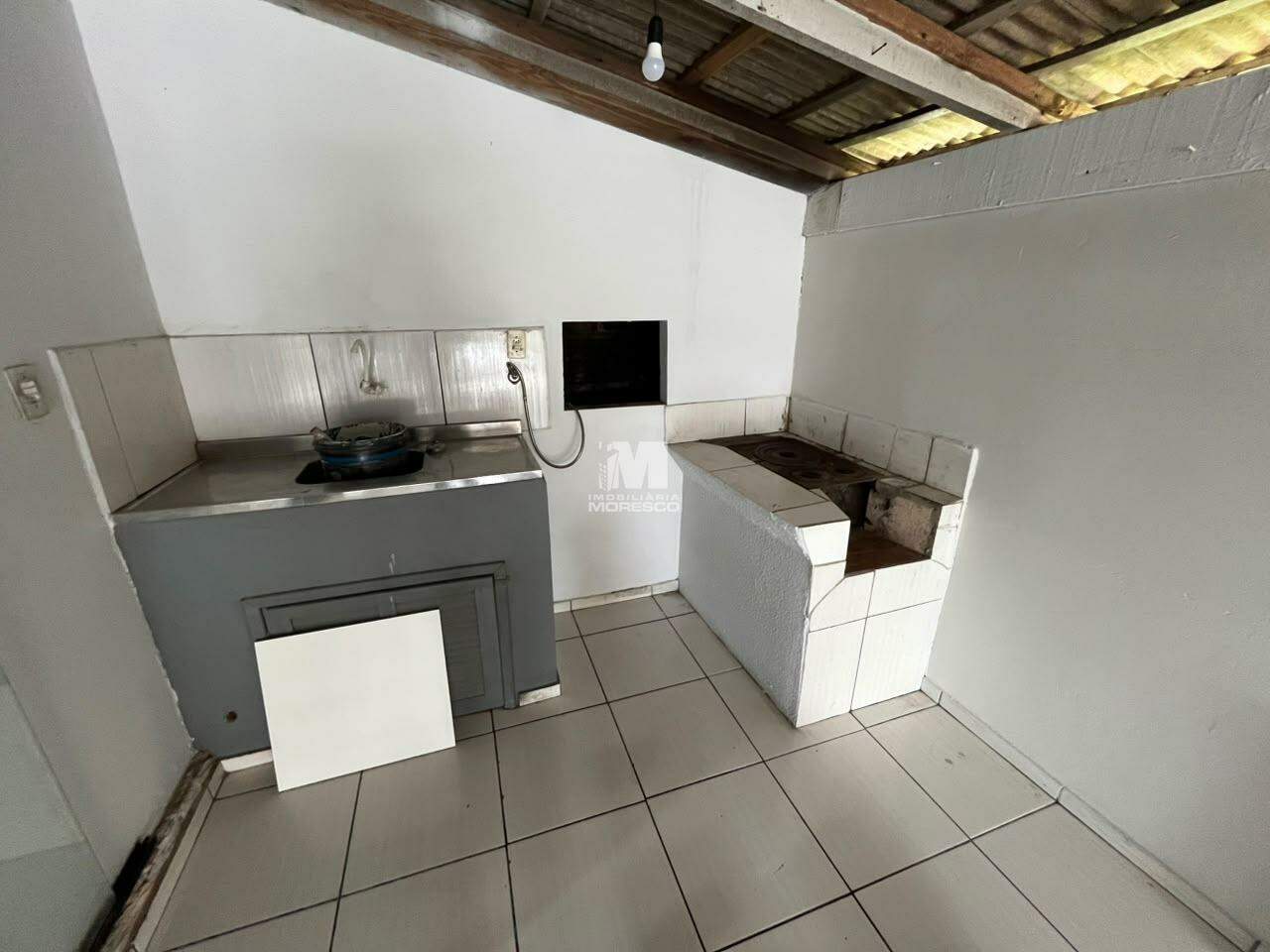 Casa para aluguel no bairro Santa Terezinha: 