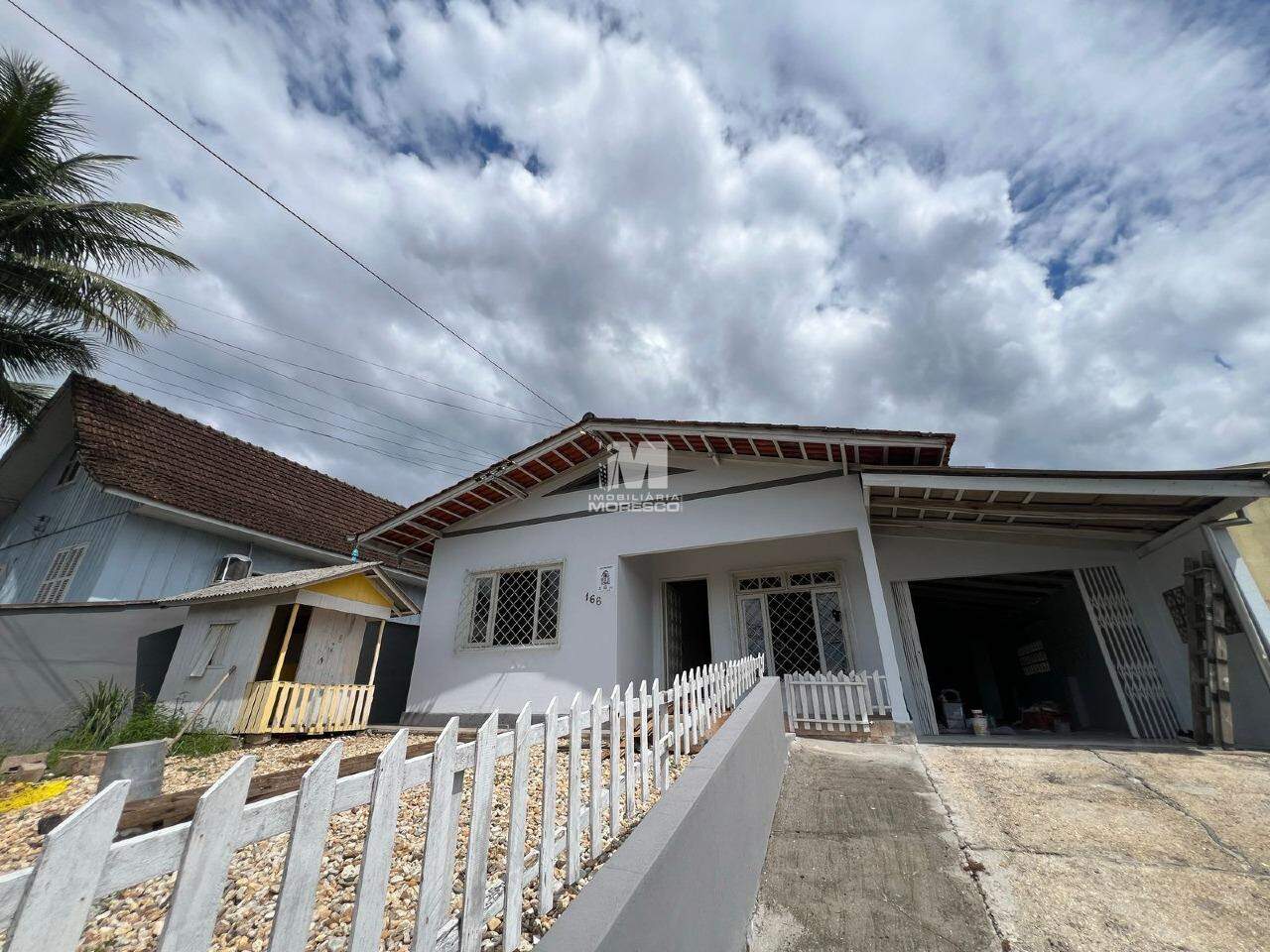 Casa para aluguel no bairro Santa Terezinha: 