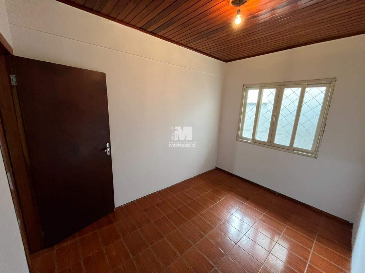 Casa para aluguel no bairro Santa Terezinha: 
