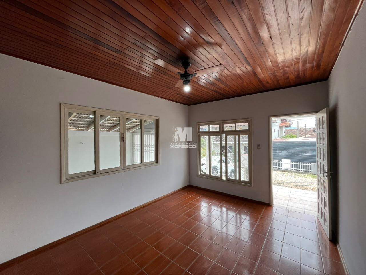 Casa para aluguel no bairro Santa Terezinha: 