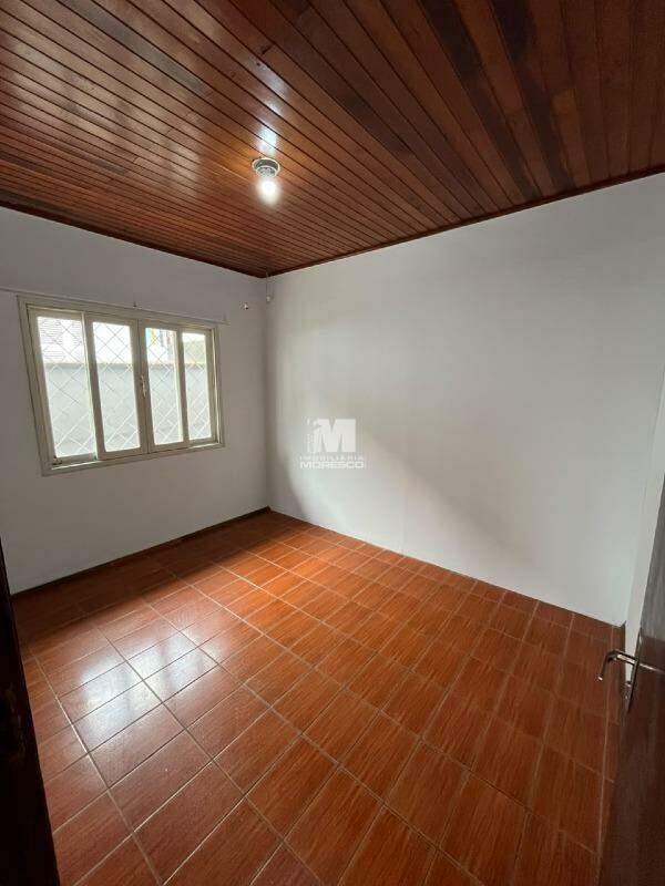 Casa para aluguel no bairro Santa Terezinha: 