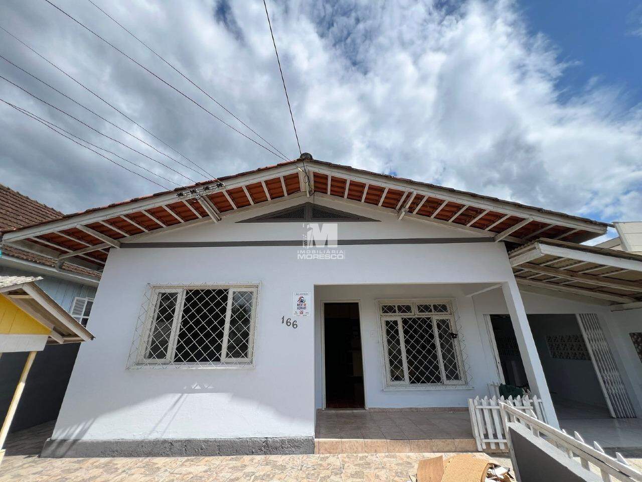 Casa para aluguel no bairro Santa Terezinha: 