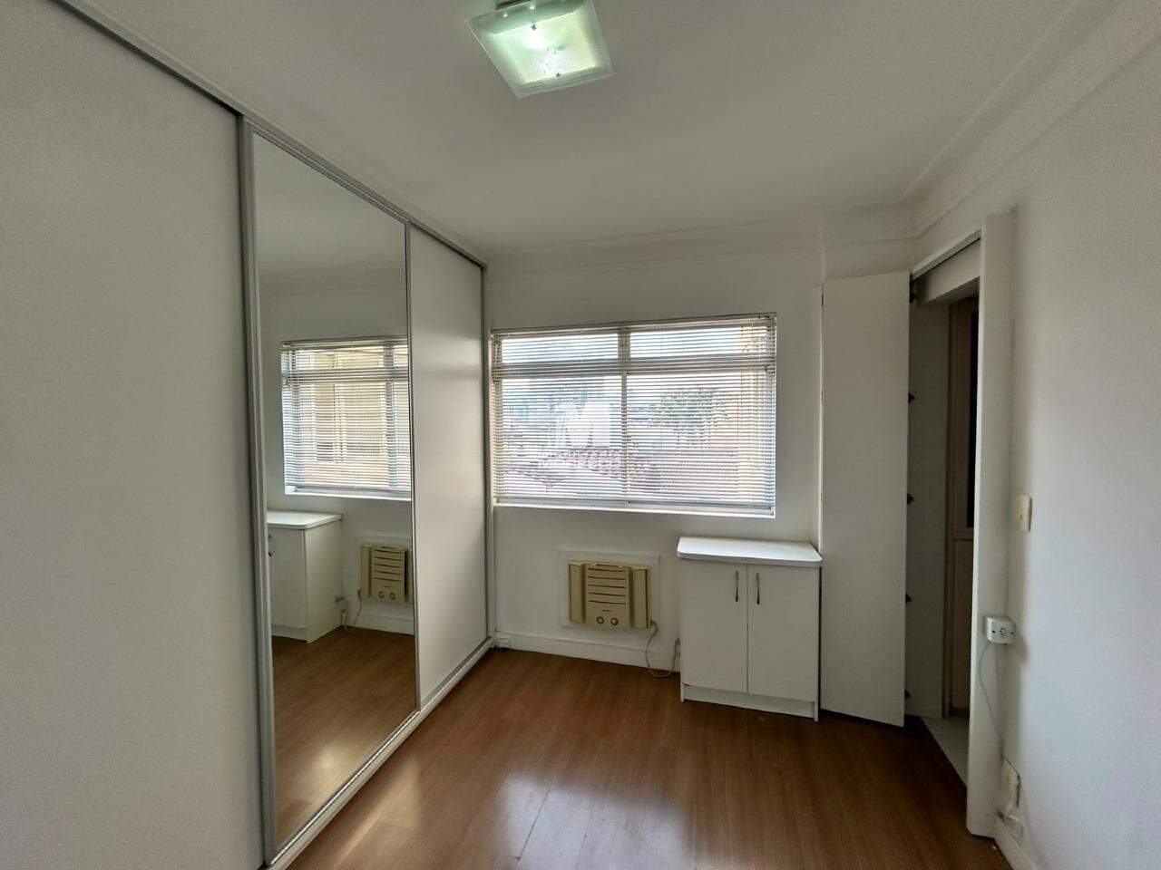 Apartamento para aluguel no bairro Centro: