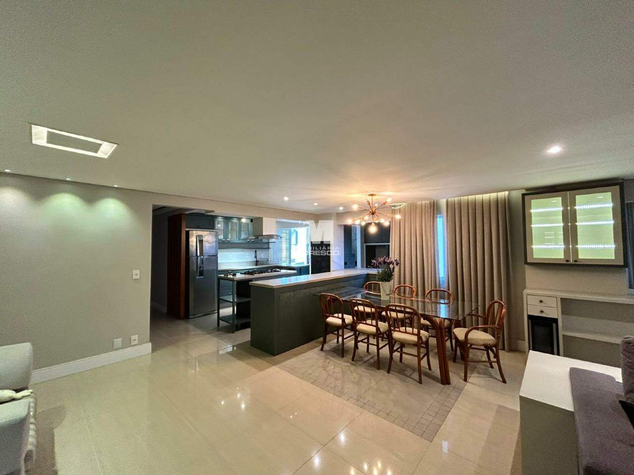 Apartamento para aluguel no bairro Centro: