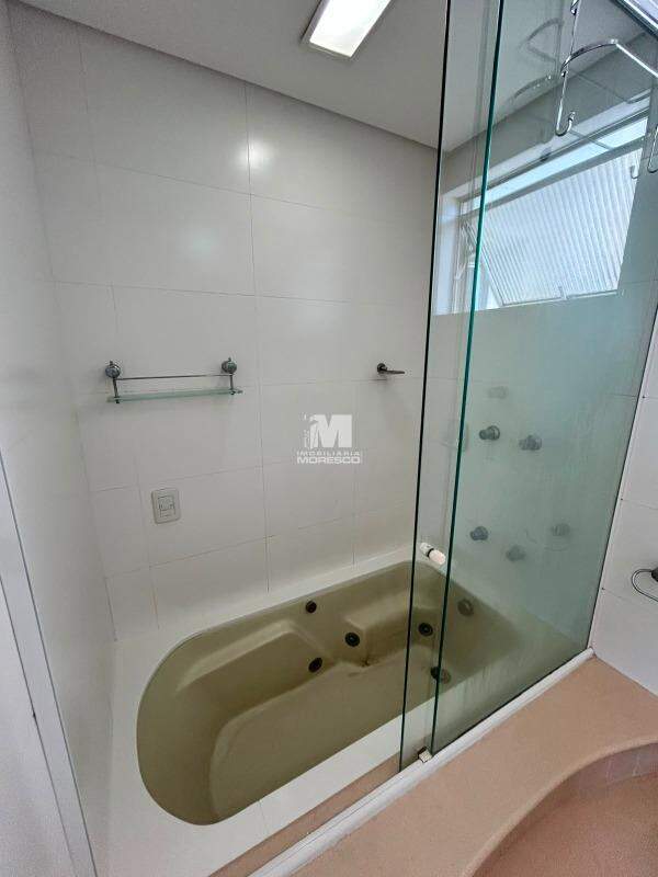 Apartamento para aluguel no bairro Centro:
