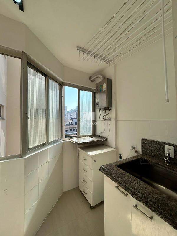 Apartamento para aluguel no bairro Centro: