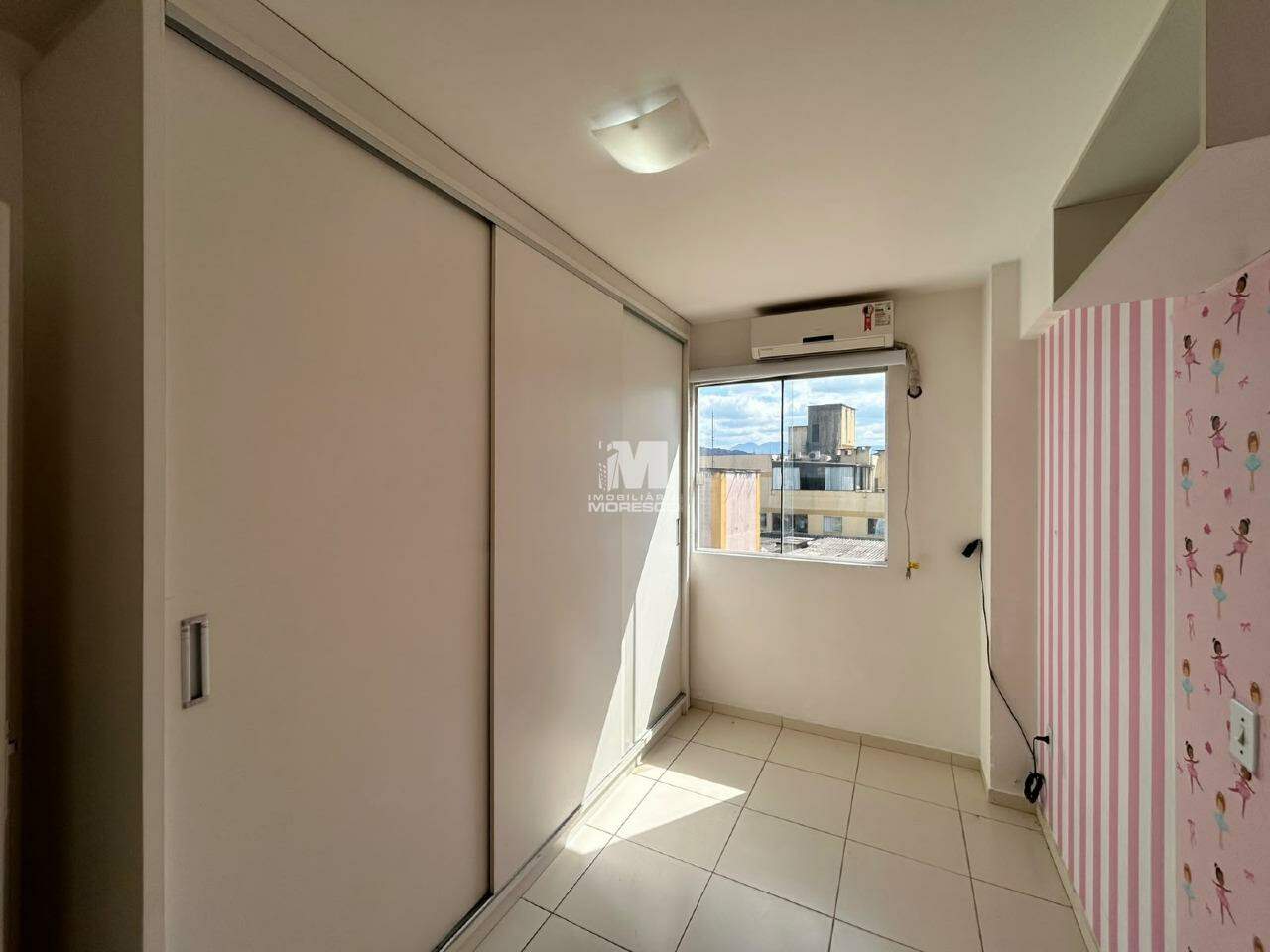 Apartamento para aluguel no bairro Centro: 