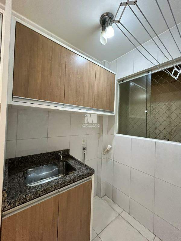 Apartamento para aluguel no bairro Centro: 