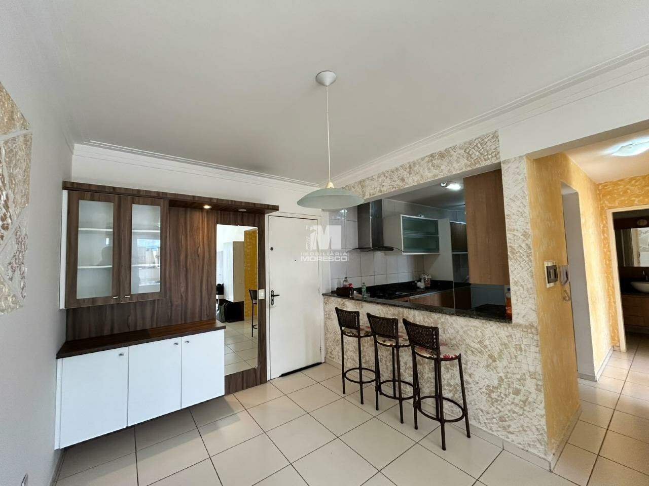 Apartamento para aluguel no bairro Centro: 