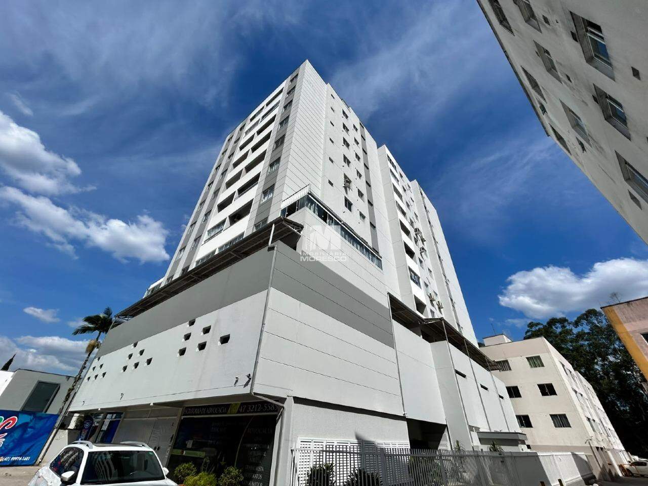 Apartamento para aluguel no bairro Centro: 