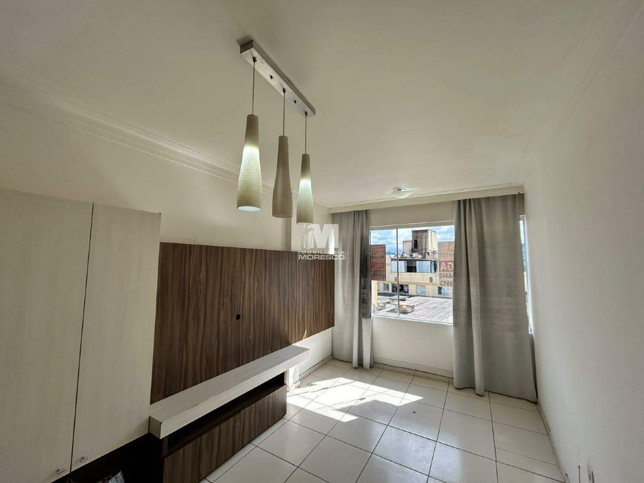 Apartamento para aluguel no bairro Centro: 