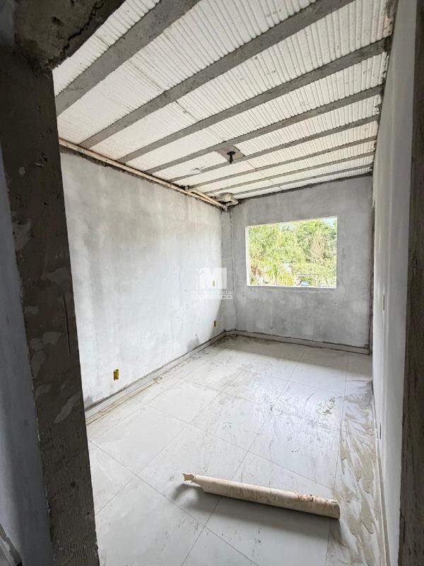 Casa à venda no bairro Ponta Russa: 