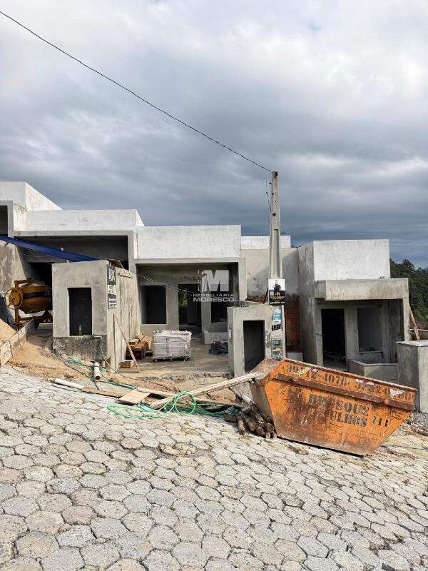 Casa à venda no bairro Ponta Russa: 
