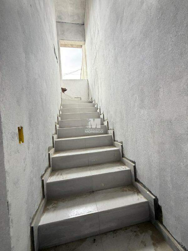 Casa à venda no bairro Ponta Russa: 