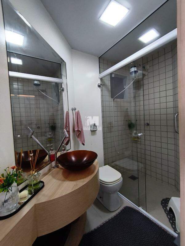Apartamento à venda no bairro Santa Terezinha: