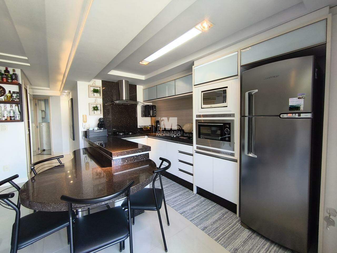 Apartamento à venda no bairro Santa Terezinha: