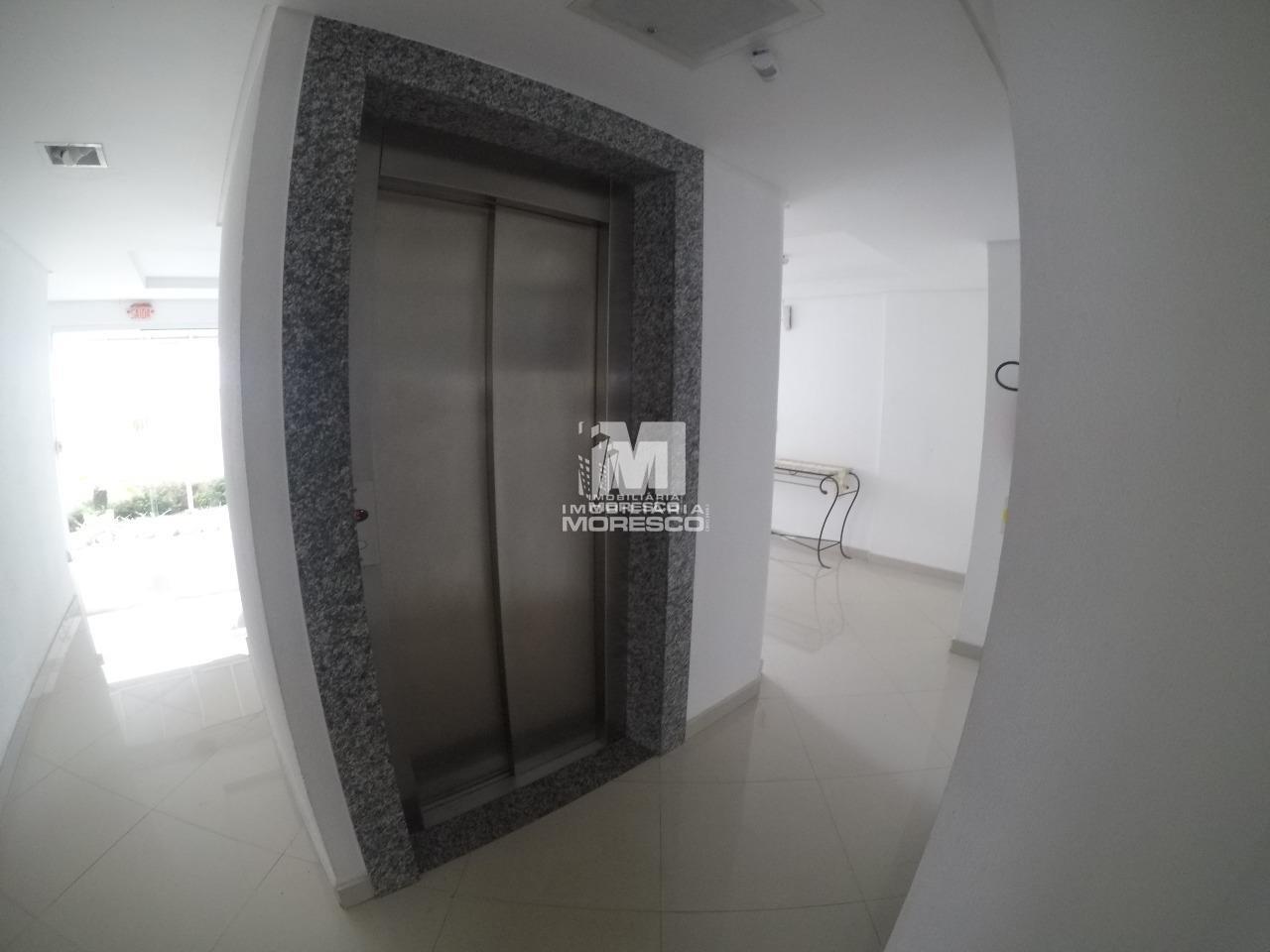 Apartamento para aluguel no bairro Centro: 