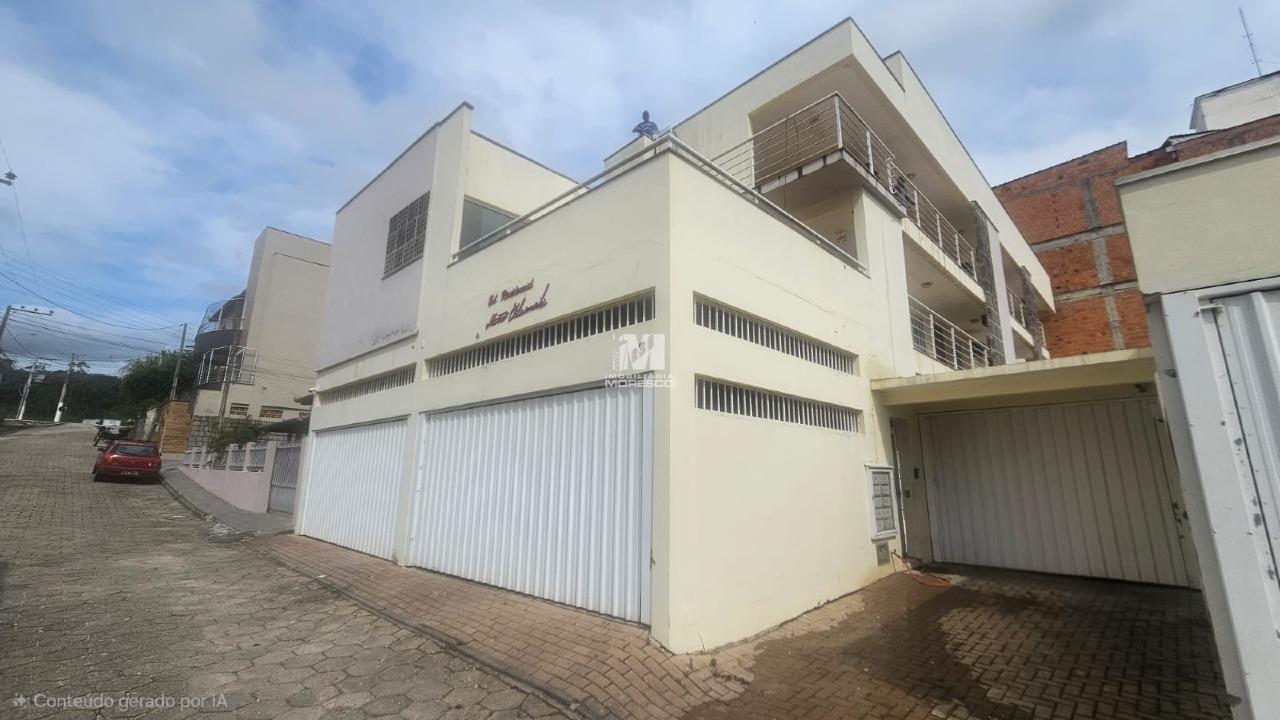 Apartamento à venda no bairro Santa Terezinha: 