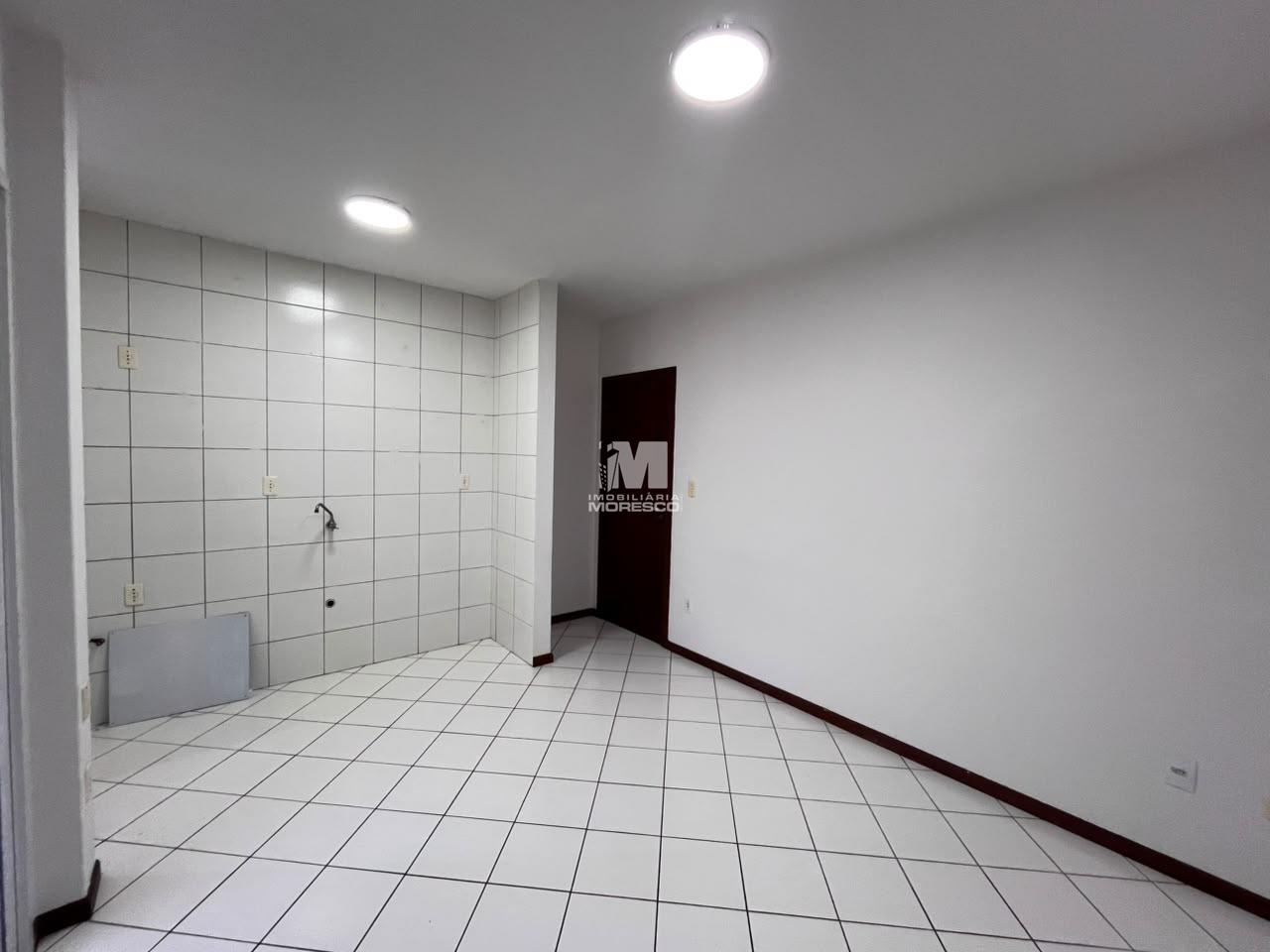 Apartamento para aluguel no bairro Centro: