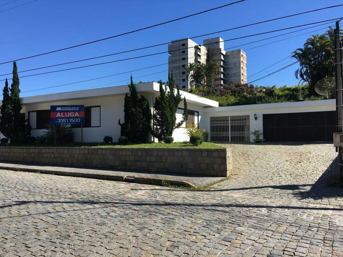 Sala Comercial de 4 quartos, 370m² no bairro Azambuja, em Brusque | Eu Corretor