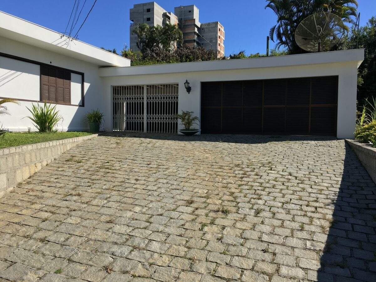 Sala Comercial de 4 quartos, 370m² no bairro Azambuja, em Brusque | Eu Corretor