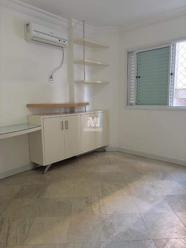 Apartamento à venda no bairro Centro: