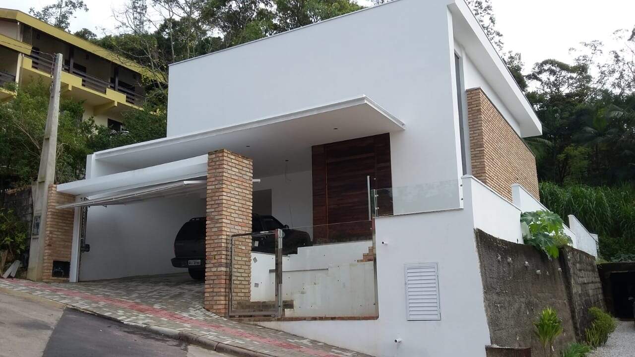 Casa de 3 quartos, 249m² no bairro Primeiro de Maio, em Brusque | Eu Corretor