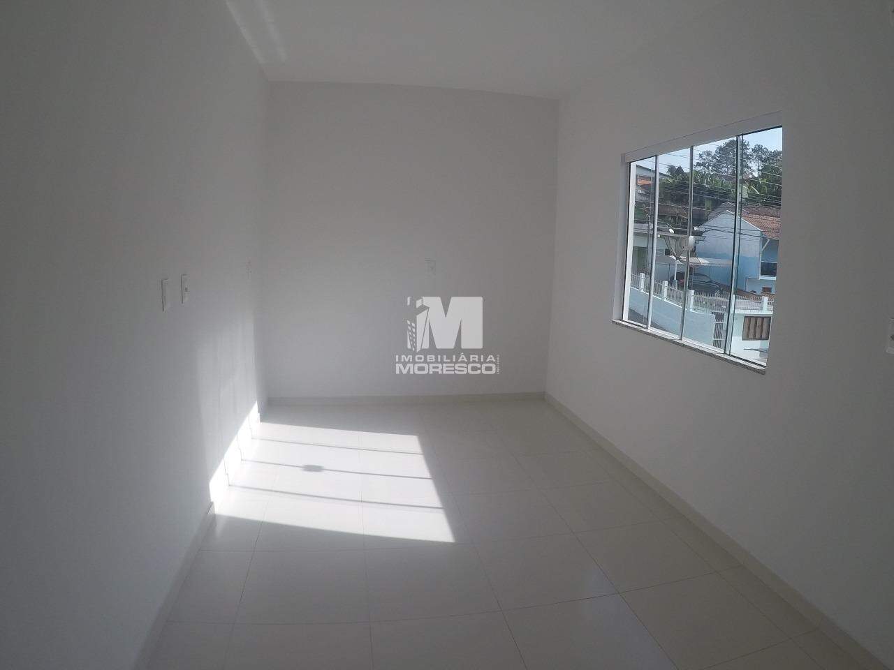 Casa para aluguel no bairro Azambuja: 