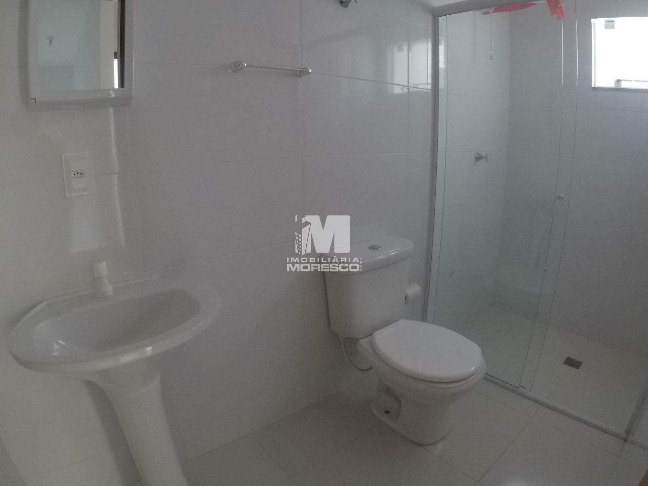 Casa para aluguel no bairro Azambuja: 