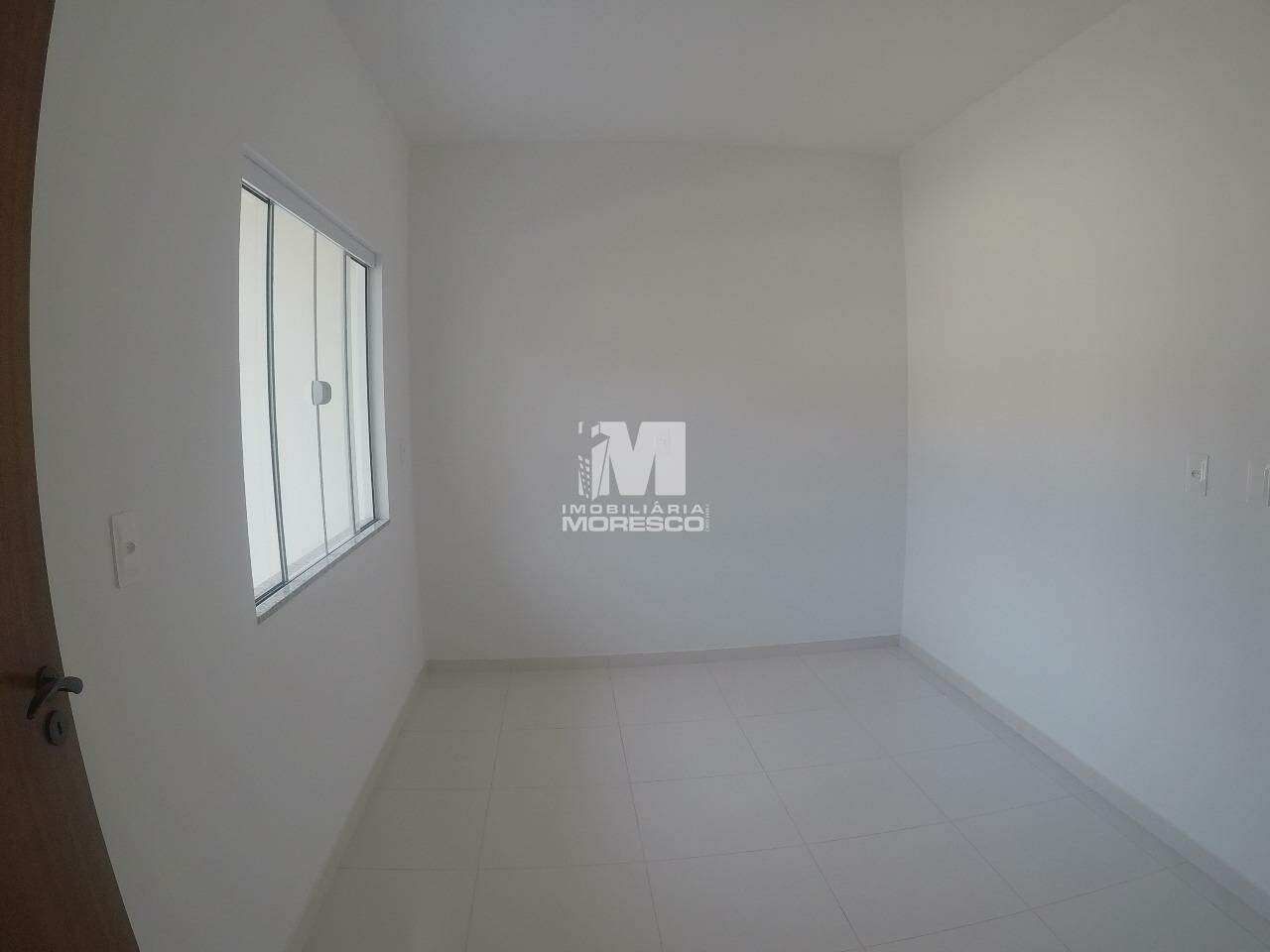 Casa para aluguel no bairro Azambuja: 