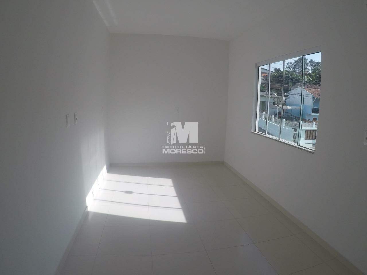 Casa para aluguel no bairro Azambuja: 