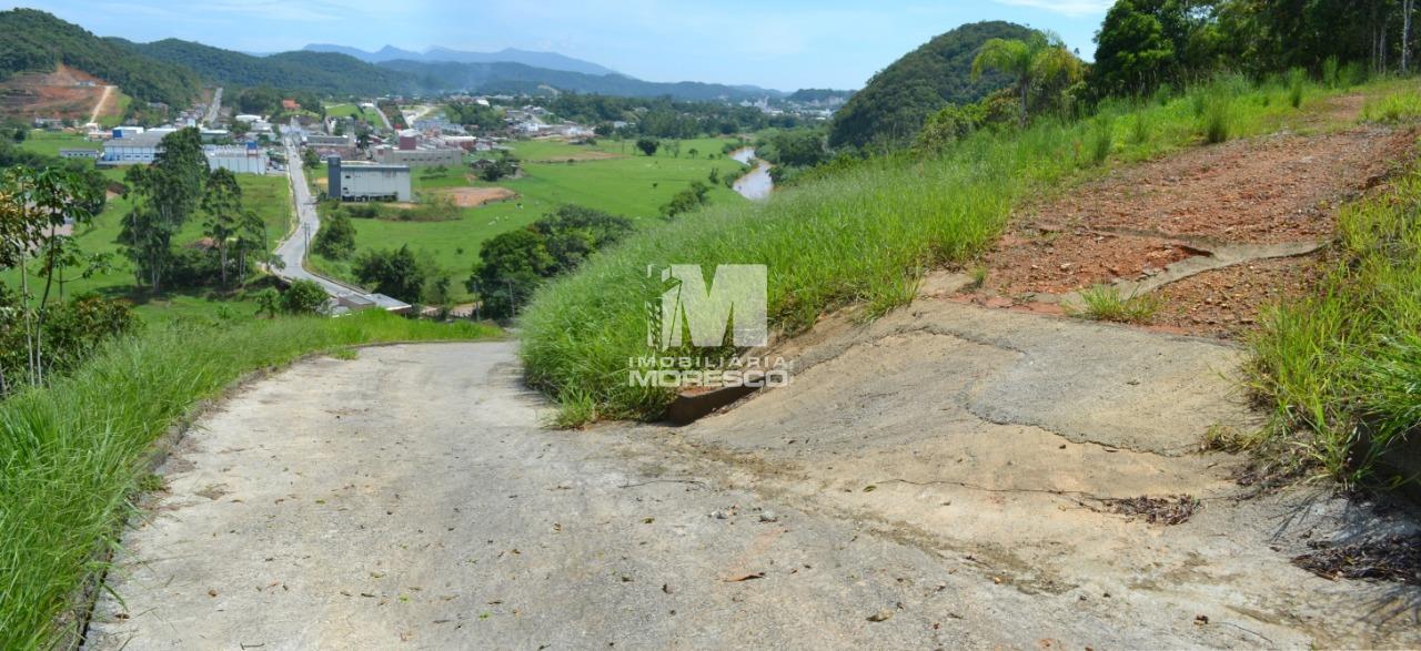 Terreno à venda no bairro Dom Joaquim: 