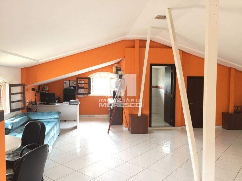 Casa à venda no bairro Planalto: 