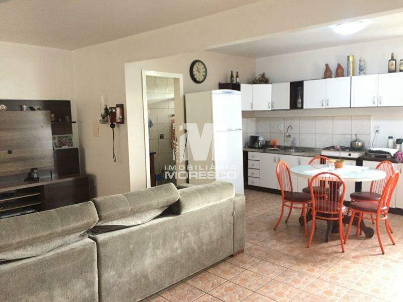 Casa à venda no bairro Planalto: 