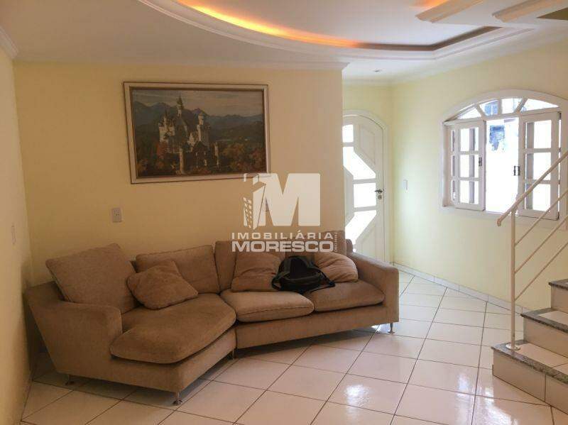 Casa à venda no bairro Planalto: 