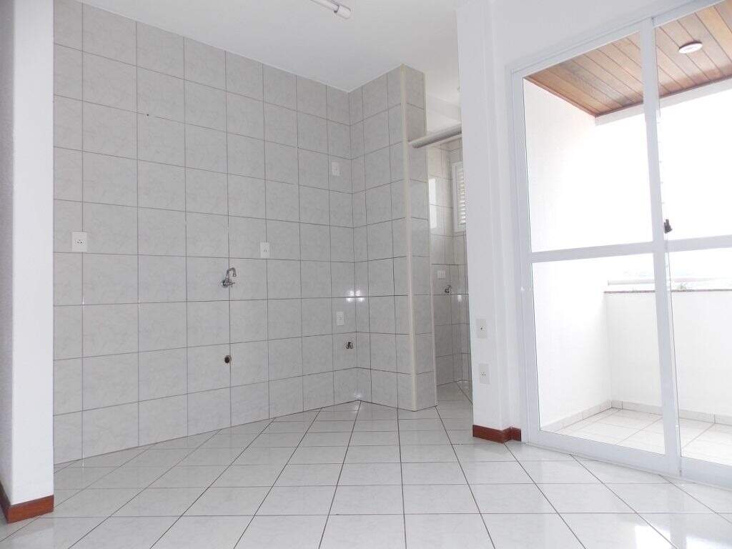Apartamento para aluguel no bairro Centro: 