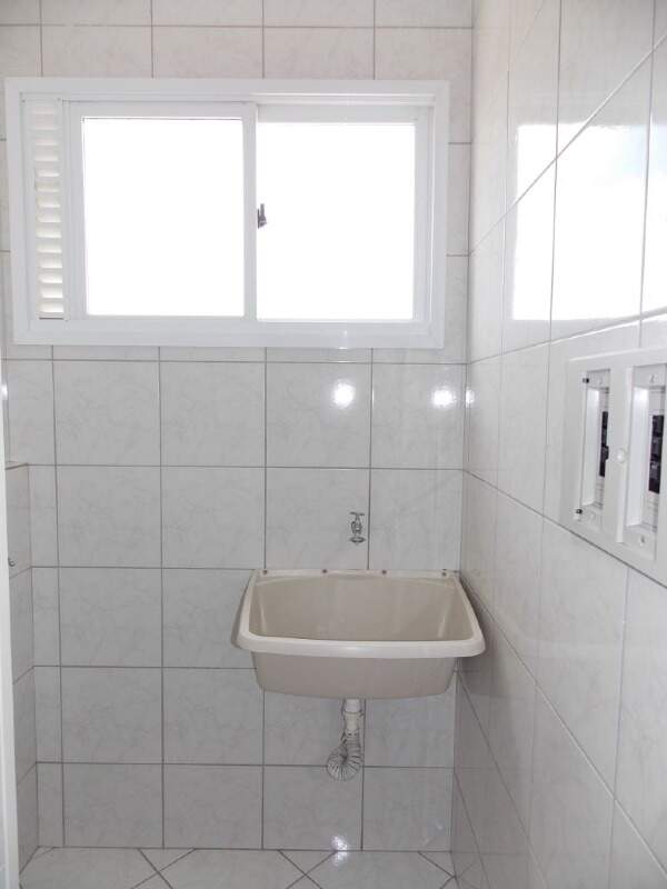 Apartamento para aluguel no bairro Centro: 