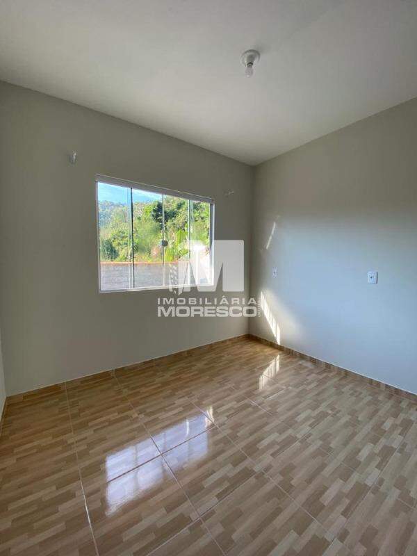 Casa para aluguel no bairro Cedrinho: 