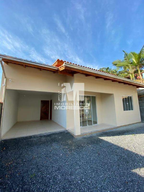 Casa para aluguel no bairro Cedrinho: 
