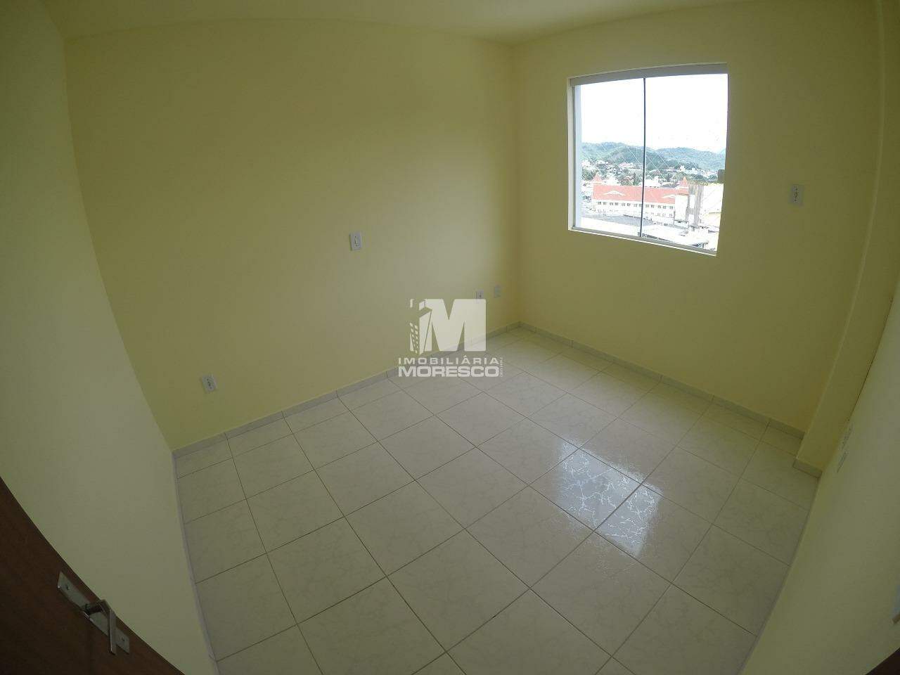 Apartamento para aluguel no bairro Centro: 