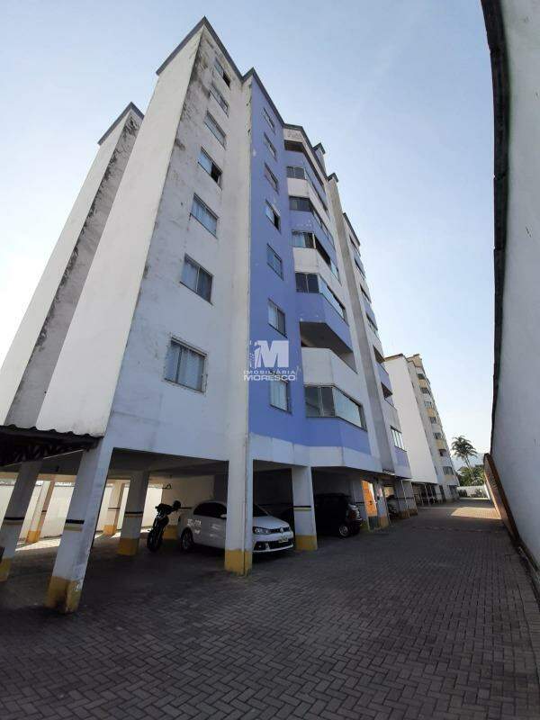Apartamento à venda no bairro Santa Terezinha: 