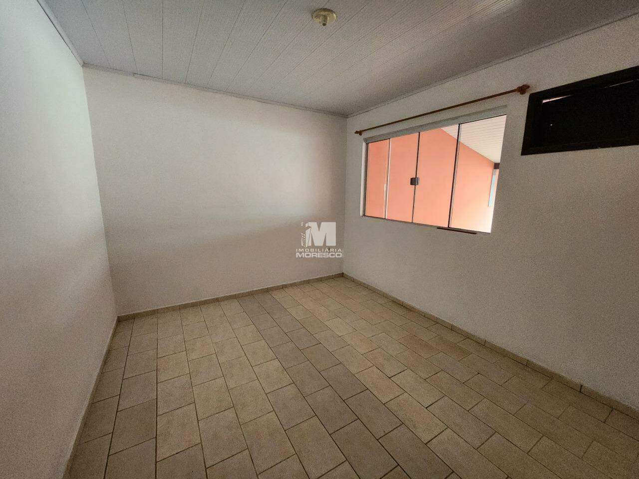 Casa para aluguel no bairro Dom Joaquim: 