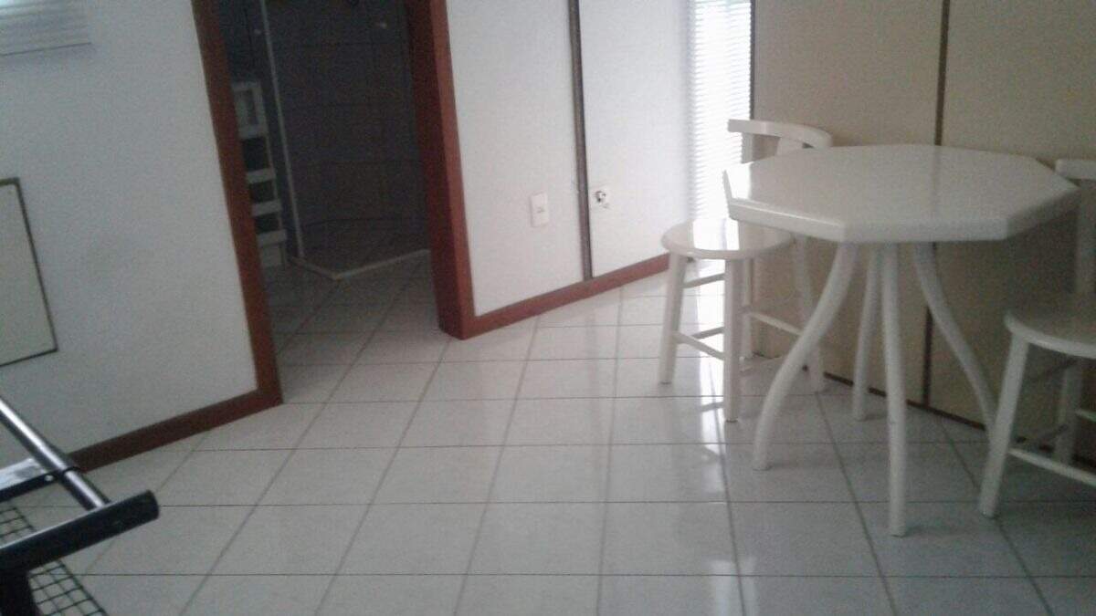 Kitnet para aluguel no bairro Centro: