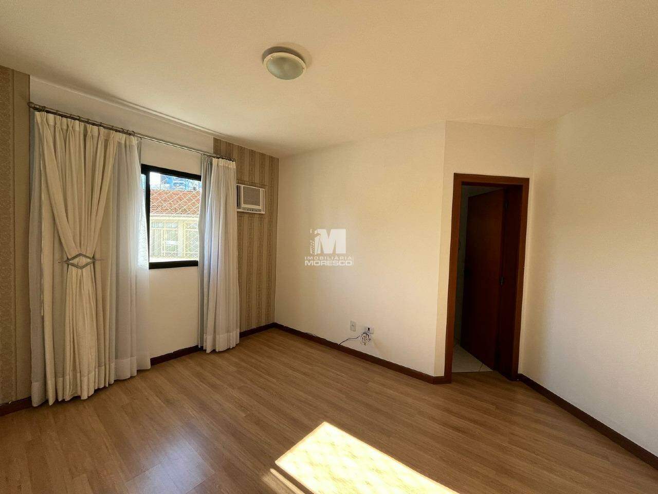 Apartamento à venda no bairro Centro: 