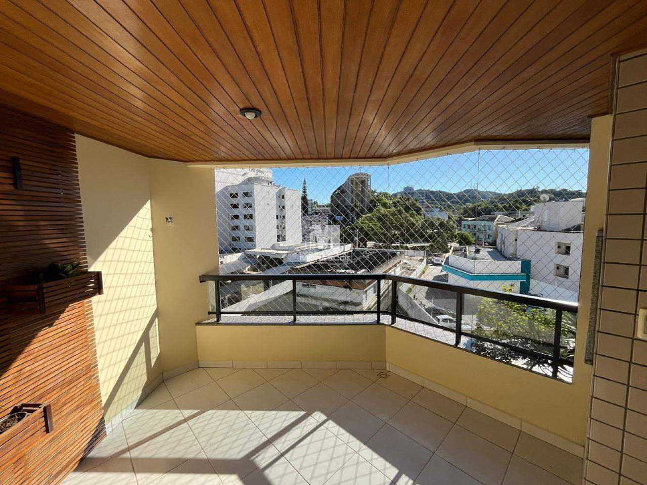 Apartamento à venda no bairro Centro: 