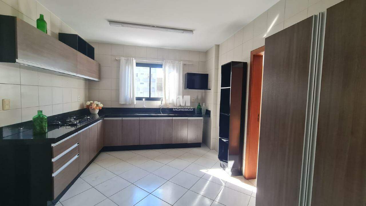 Apartamento à venda no bairro Centro: 