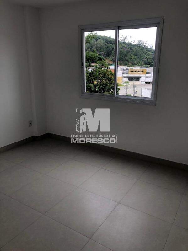 Apartamento à venda no bairro Centro II: