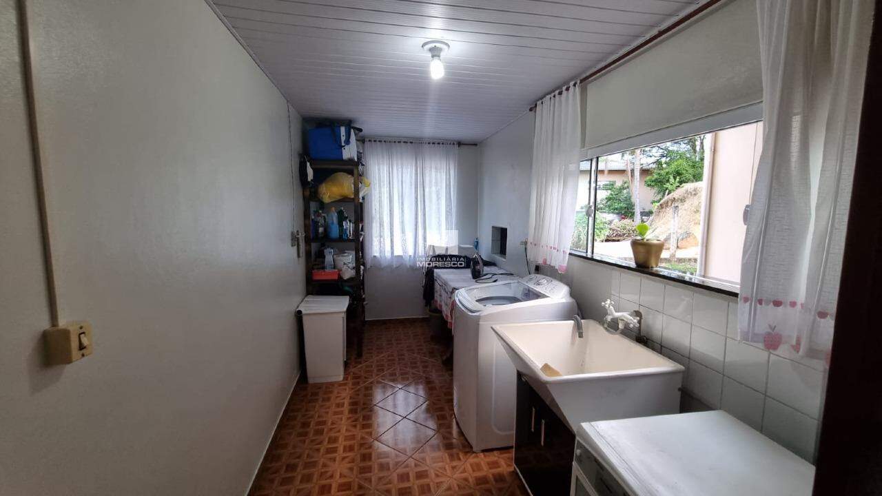 Casa à venda no bairro Primeiro de Maio: 